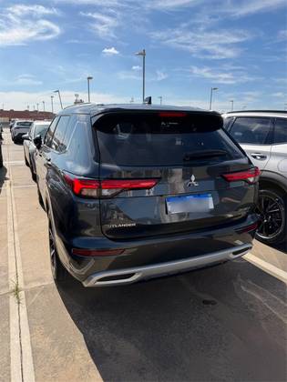 MITSUBISHI OUTLANDER 2.4 PHEV SIGNATURE S-AWC DHT